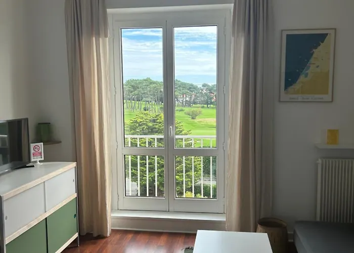 Prive Standing -le Regina Et Golf-